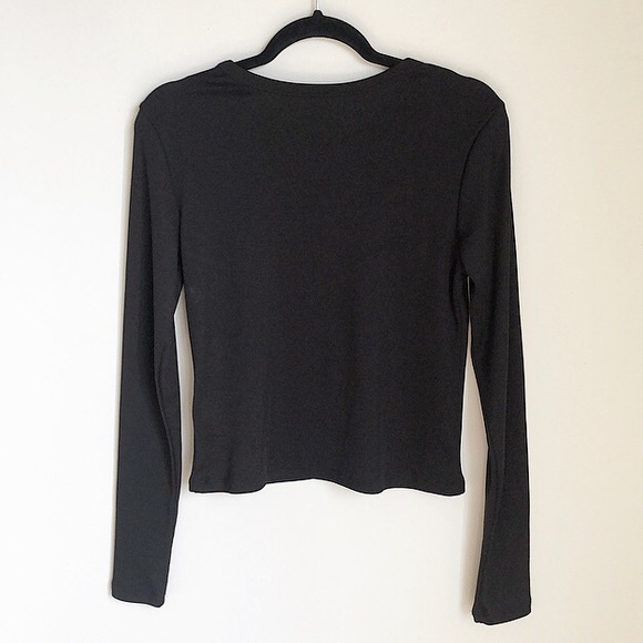 H&M Black Long Sleeve Bodycon Keyhole Blouse! - Picture 6 of 6